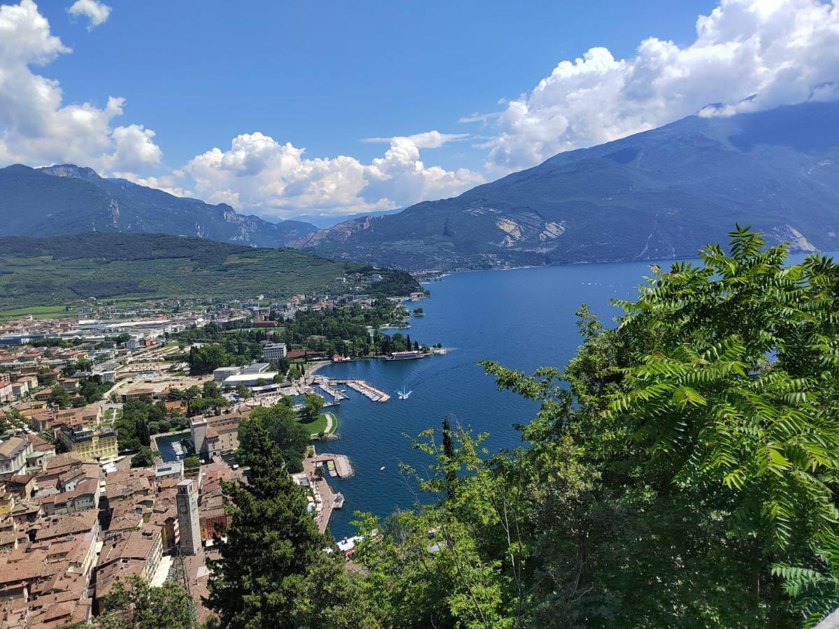 Appartamento Peppino Mit Seeblick Und Pool Riva del Garda Exterior foto
